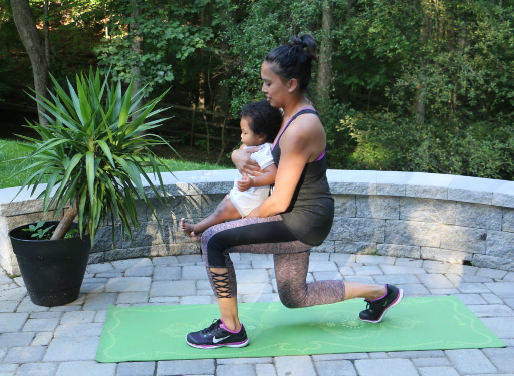 Fast&up Walking Lunges Workout With Mommy