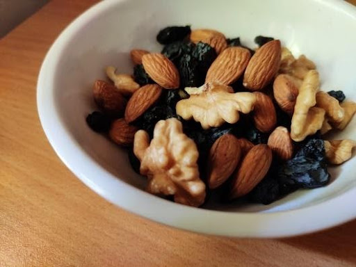 Best Foods for Runners Recovery - Dried Fruits and Nuts